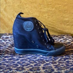 DKNY Wedge sneaker lace up